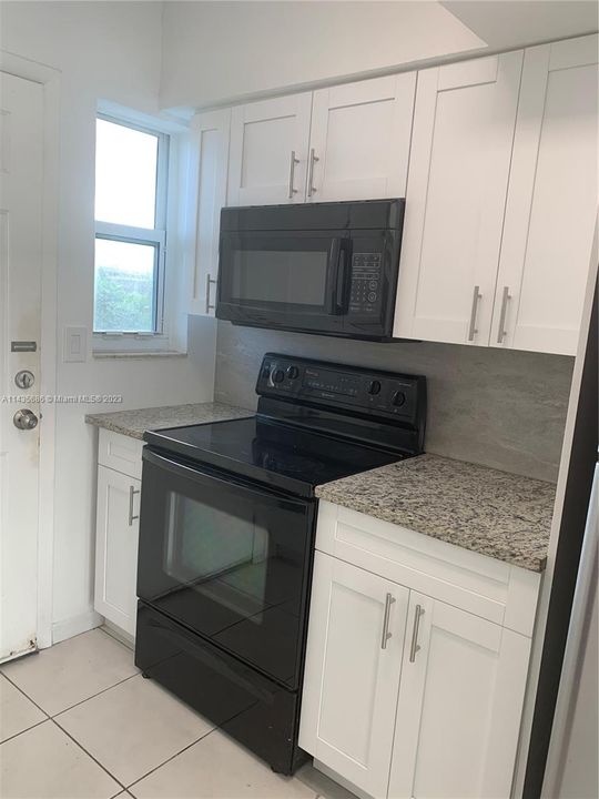 Recently Rented: $2,100 (1 beds, 1 baths, 900 Square Feet)