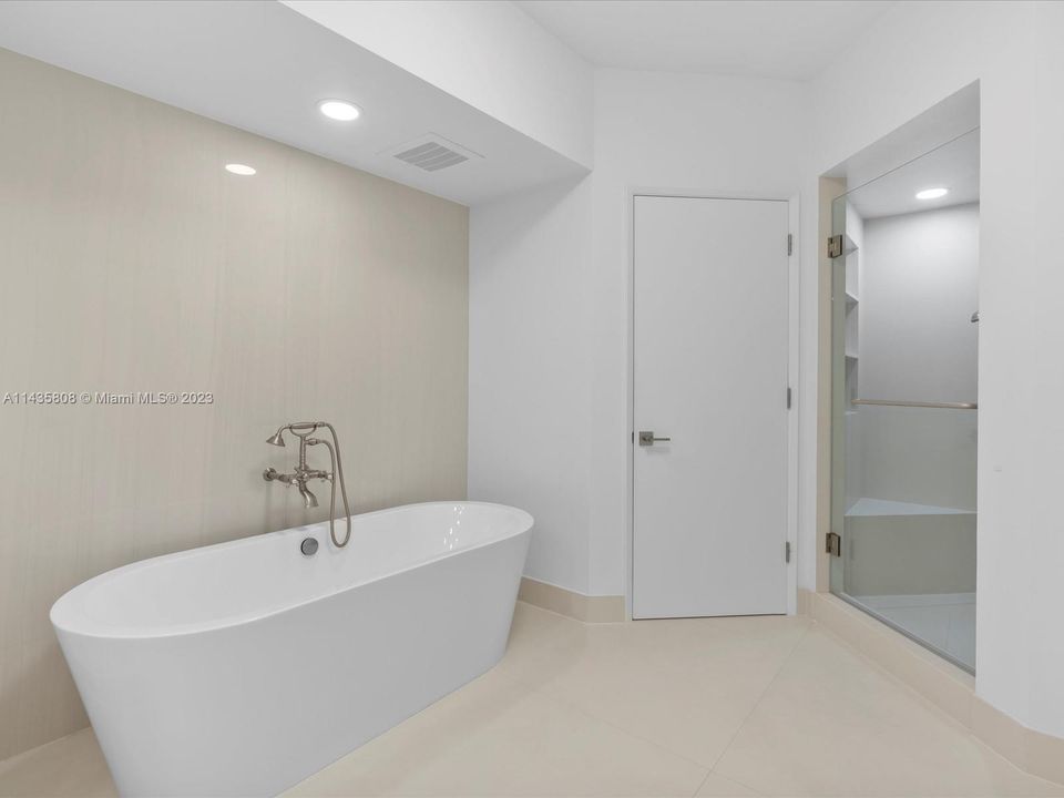 Недавно продано: $2,200,000 (3 спален, 3 ванн, 2726 Квадратных фут)