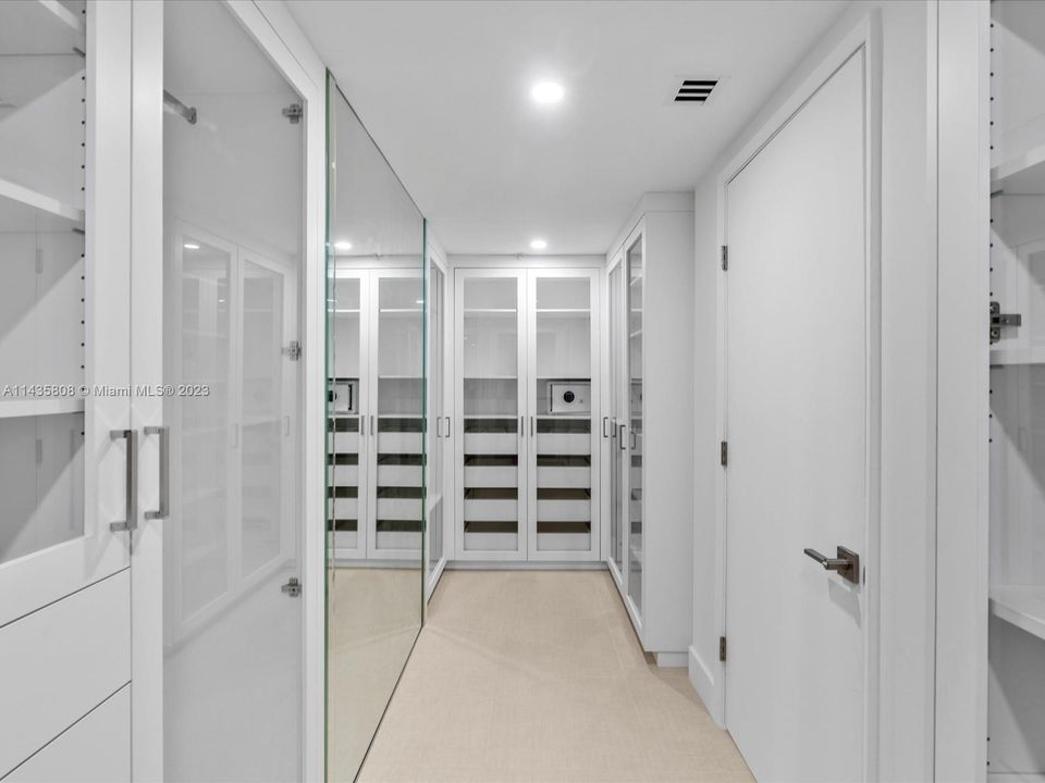 Недавно продано: $2,200,000 (3 спален, 3 ванн, 2726 Квадратных фут)