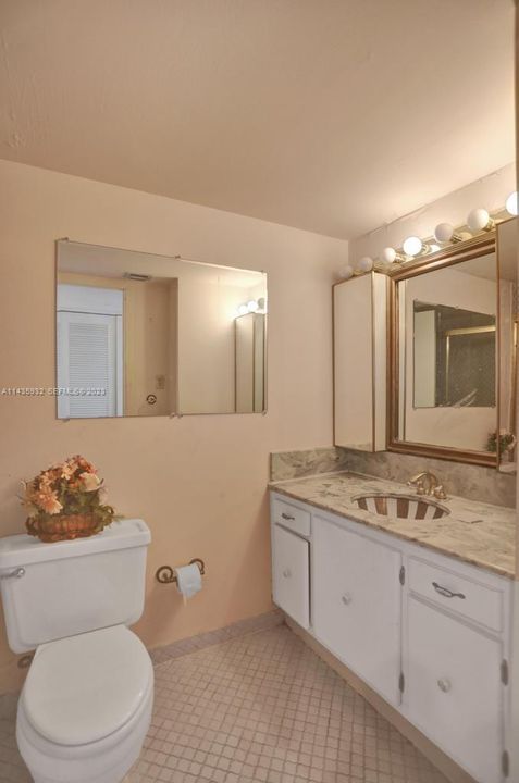 For Sale: $199,000 (2 beds, 2 baths, 1605 Square Feet)