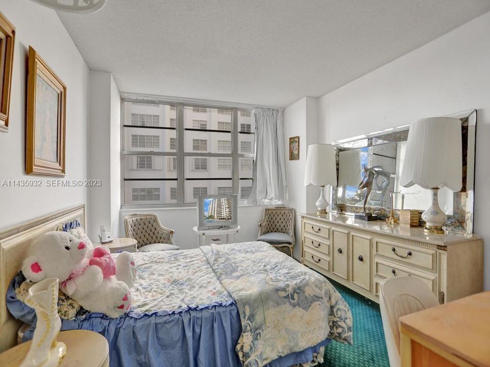 For Sale: $199,000 (2 beds, 2 baths, 1605 Square Feet)