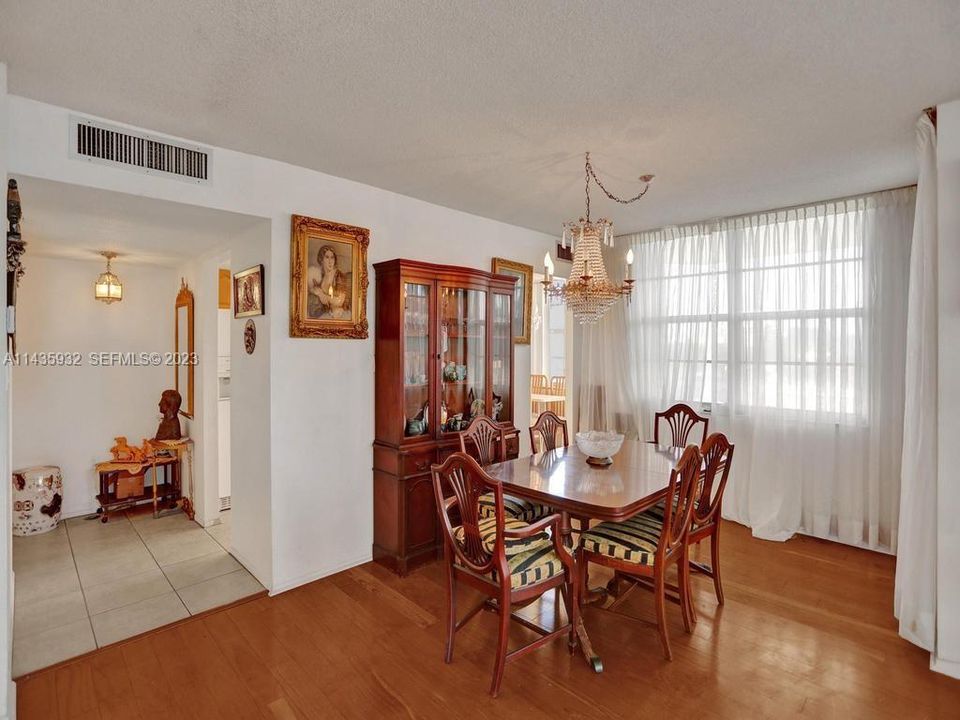 For Sale: $199,000 (2 beds, 2 baths, 1605 Square Feet)