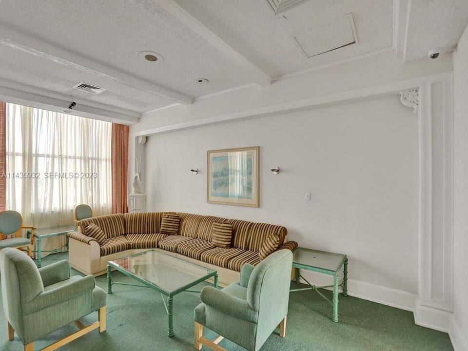 For Sale: $199,000 (2 beds, 2 baths, 1605 Square Feet)