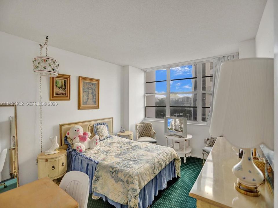 For Sale: $199,000 (2 beds, 2 baths, 1605 Square Feet)