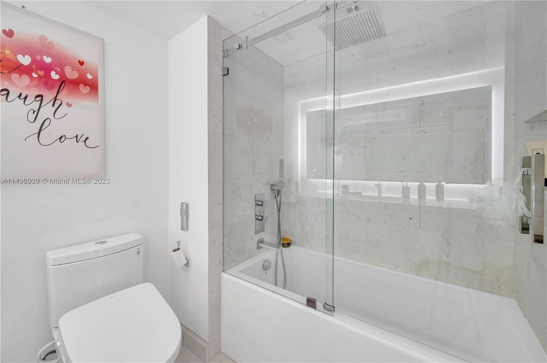 Primary bath with tub