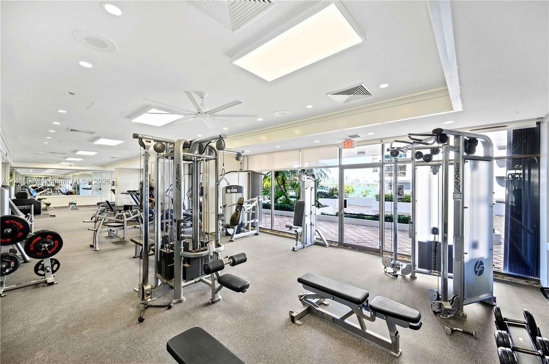 Недавно продано: $945,000 (2 спален, 2 ванн, 1372 Квадратных фут)