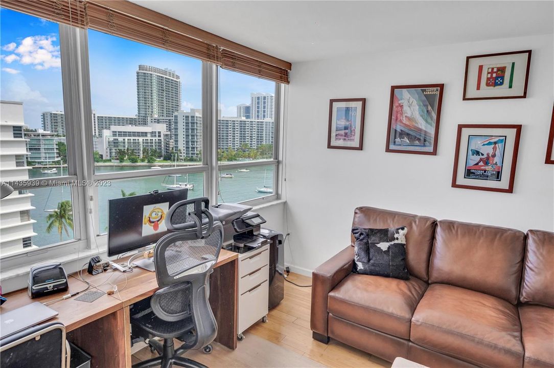 Недавно продано: $945,000 (2 спален, 2 ванн, 1372 Квадратных фут)