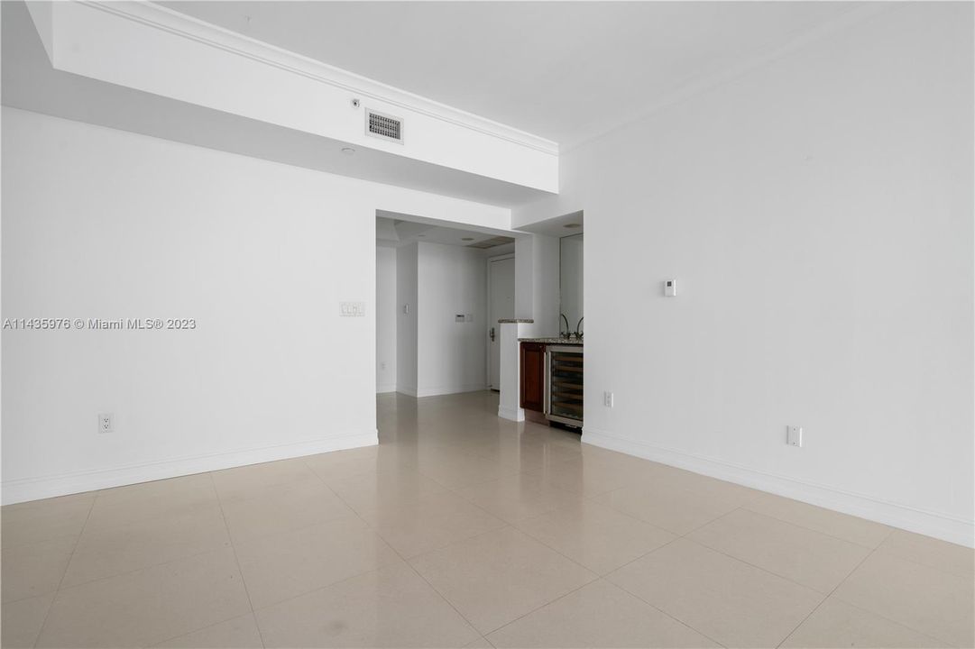 Recently Sold: $3,180,000 (3 beds, 3 baths, 2214 Square Feet)