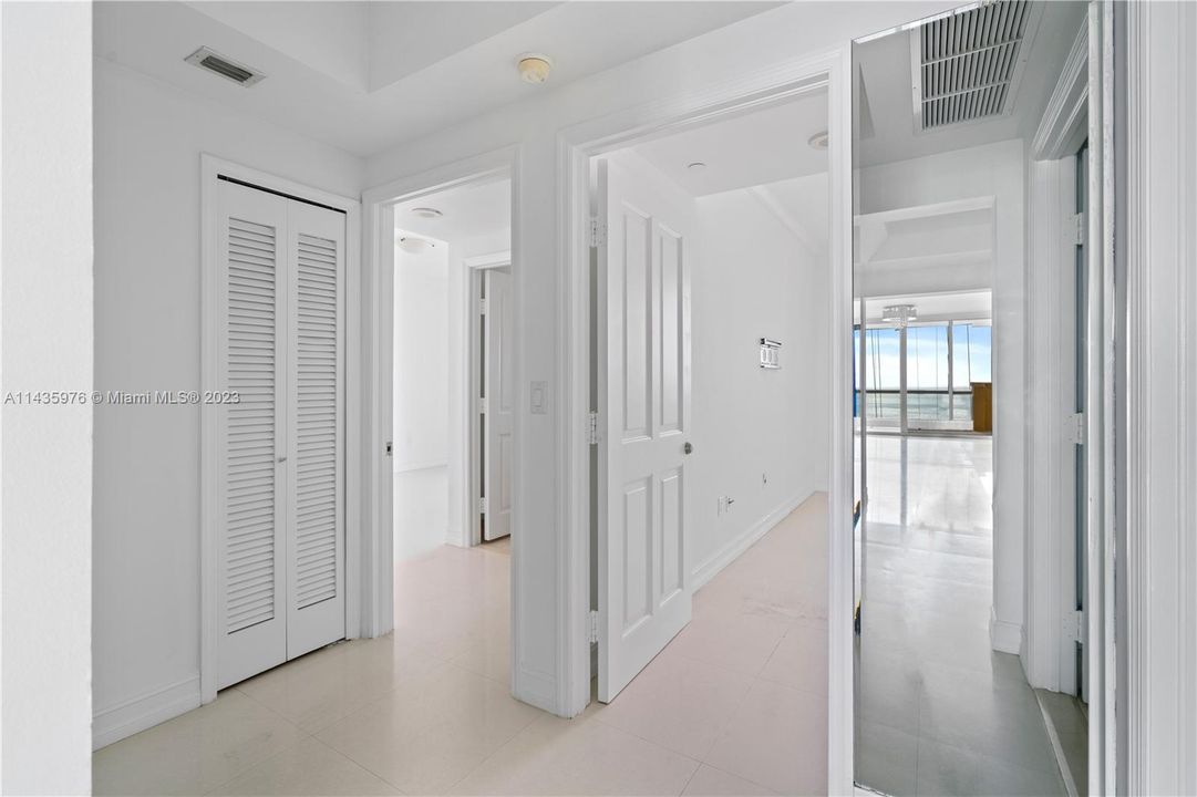 Recently Sold: $3,180,000 (3 beds, 3 baths, 2214 Square Feet)