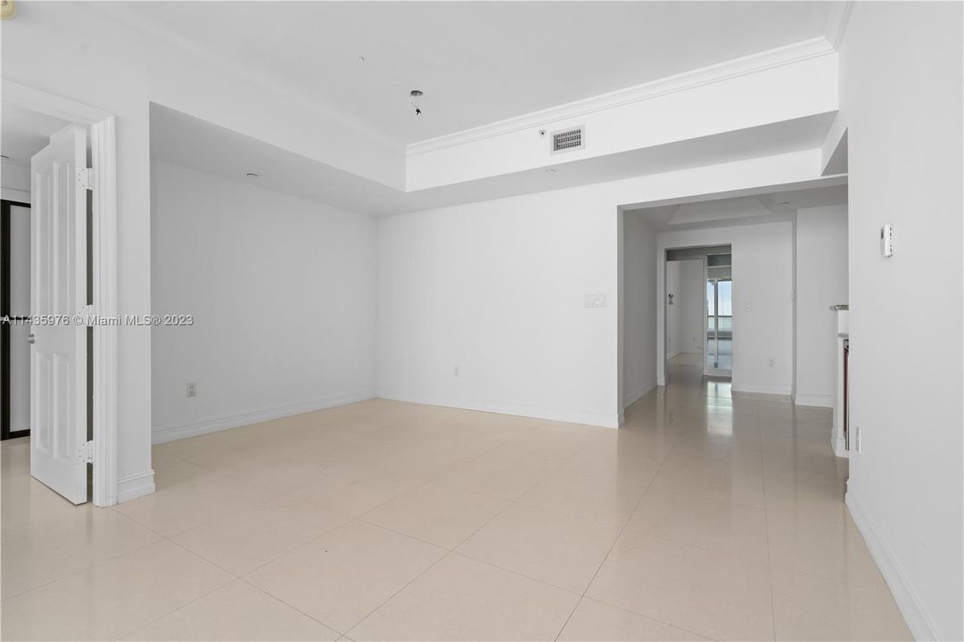 Recently Sold: $3,180,000 (3 beds, 3 baths, 2214 Square Feet)