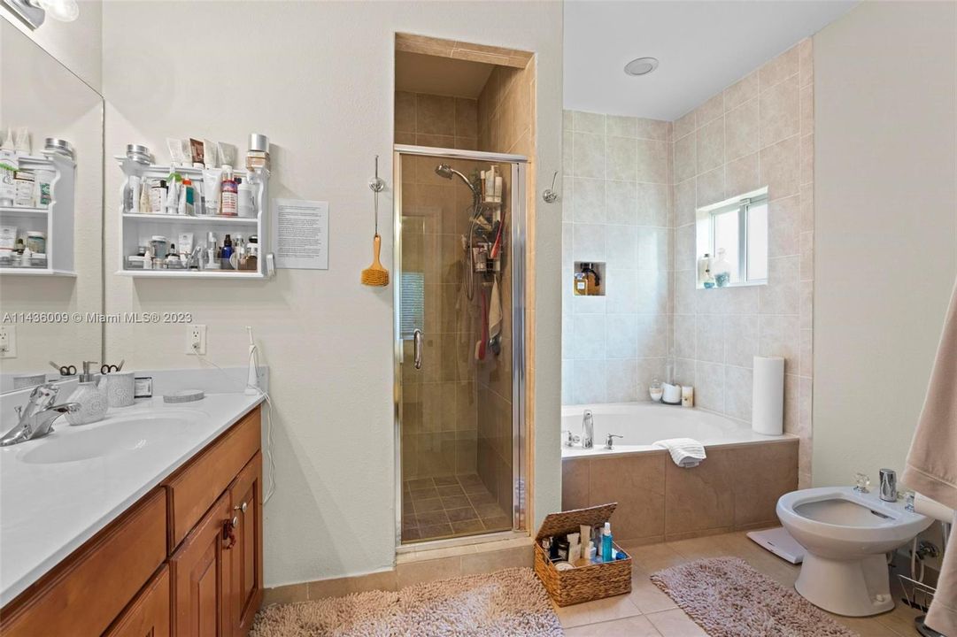 Недавно продано: $496,000 (3 спален, 2 ванн, 1573 Квадратных фут)