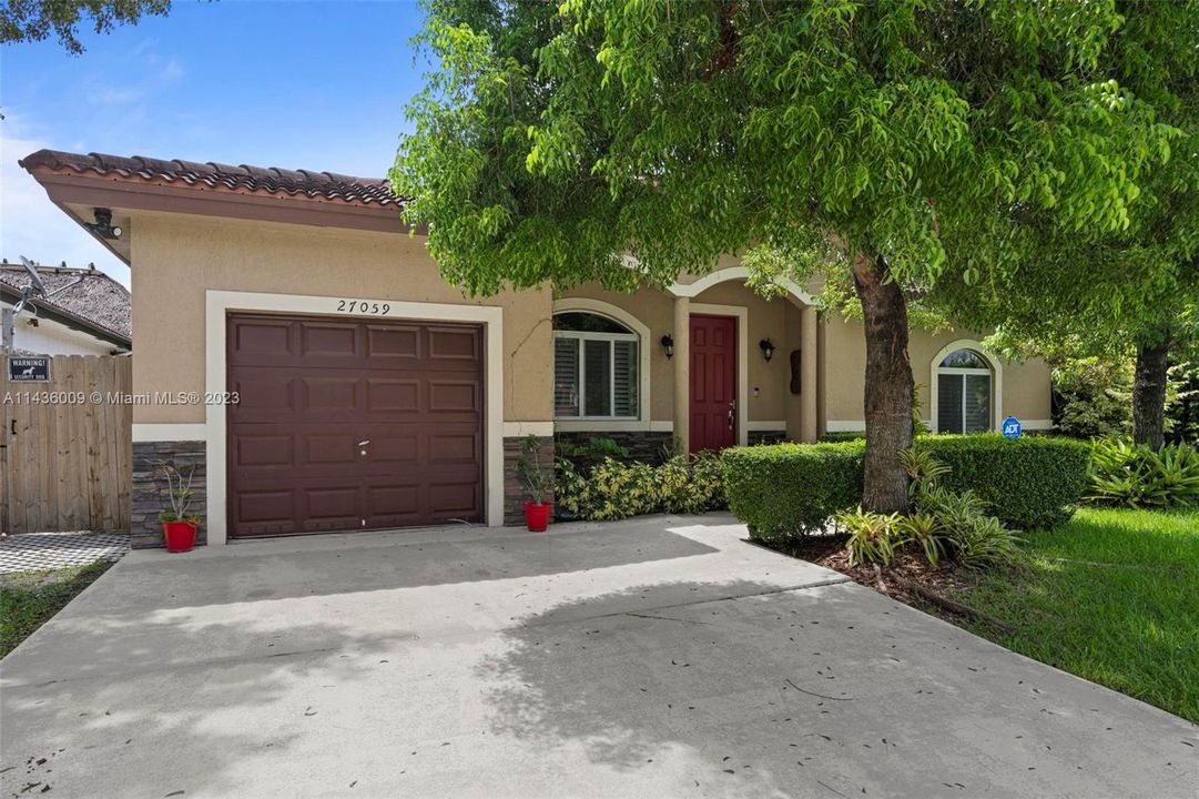 Недавно продано: $496,000 (3 спален, 2 ванн, 1573 Квадратных фут)