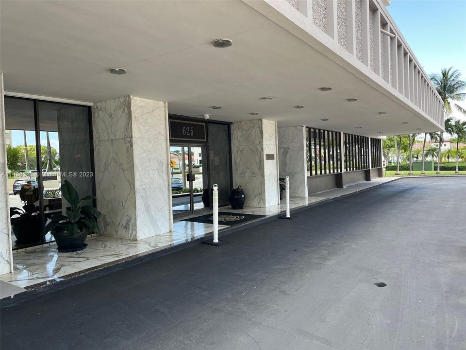 Recently Sold: $549,000 (2 beds, 2 baths, 1400 Square Feet)