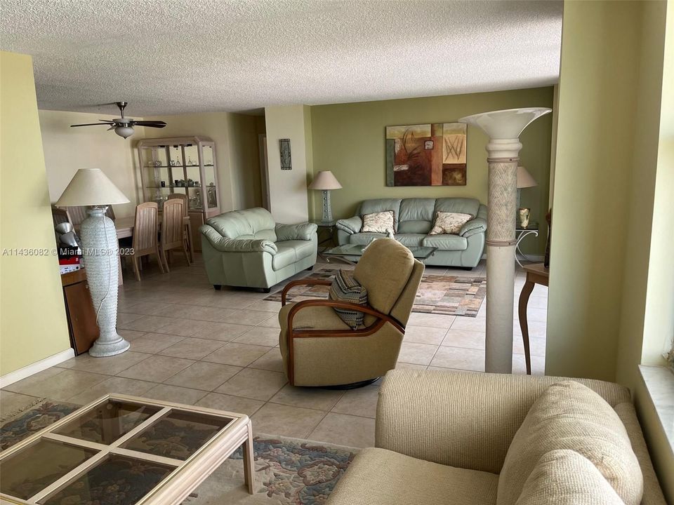 Recently Sold: $549,000 (2 beds, 2 baths, 1400 Square Feet)