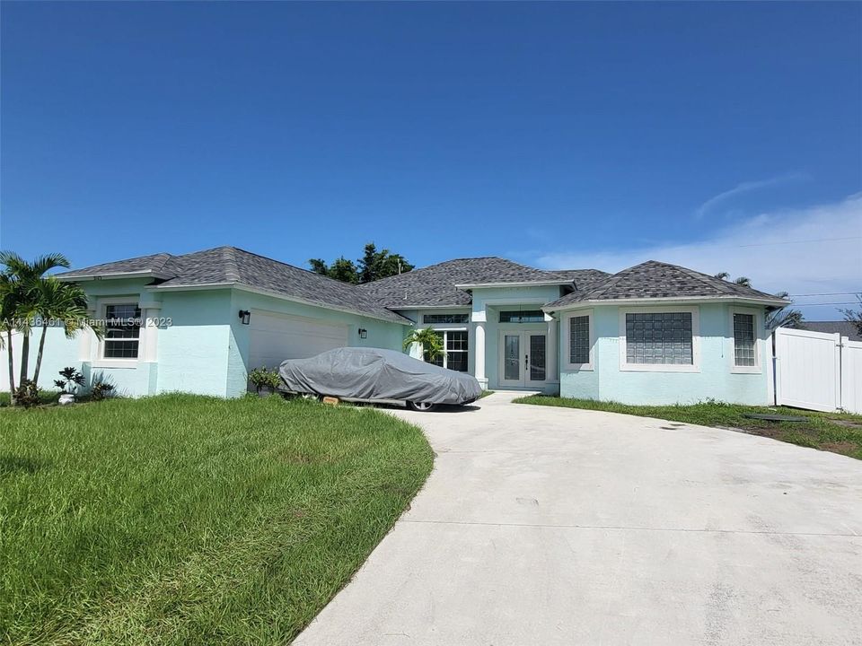 Recently Sold: $550,000 (4 beds, 3 baths, 2386 Square Feet)