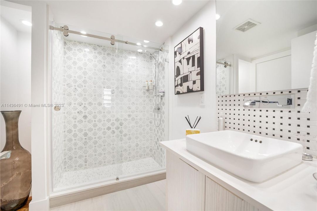 Recently Sold: $1,595,000 (2 beds, 2 baths, 1882 Square Feet)