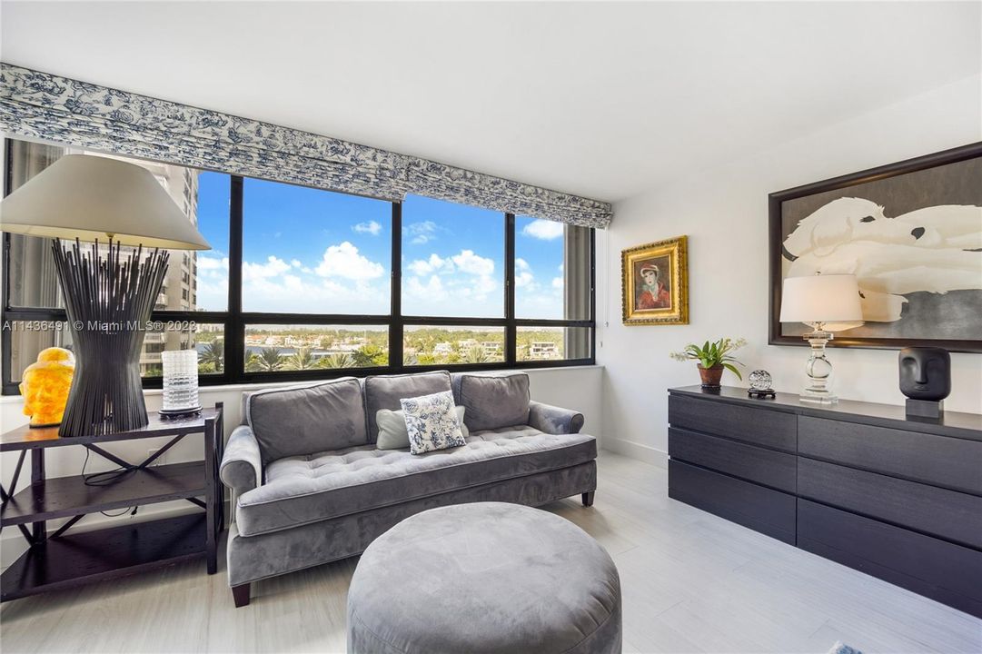 Recently Sold: $1,595,000 (2 beds, 2 baths, 1882 Square Feet)