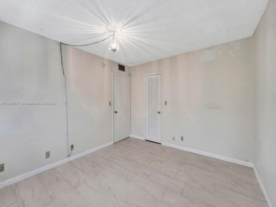 Vendido Recientemente: $235,000 (2 camas, 2 baños, 1092 Pies cuadrados)