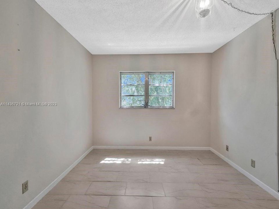 Vendido Recientemente: $235,000 (2 camas, 2 baños, 1092 Pies cuadrados)