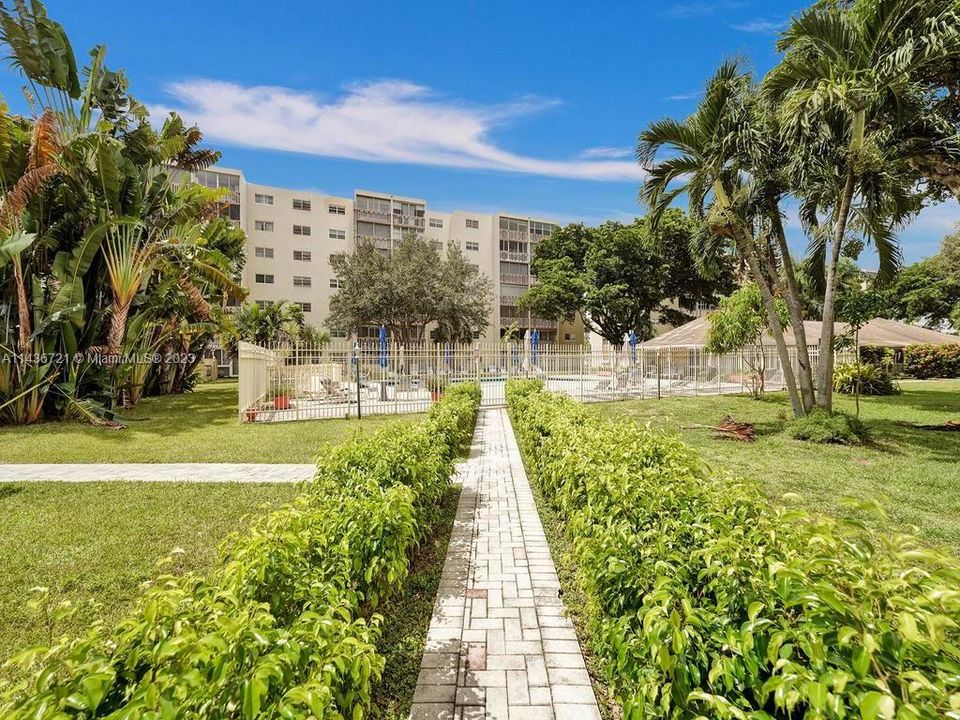 Vendido Recientemente: $235,000 (2 camas, 2 baños, 1092 Pies cuadrados)