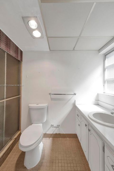 Vendido Recientemente: $235,000 (2 camas, 2 baños, 1092 Pies cuadrados)