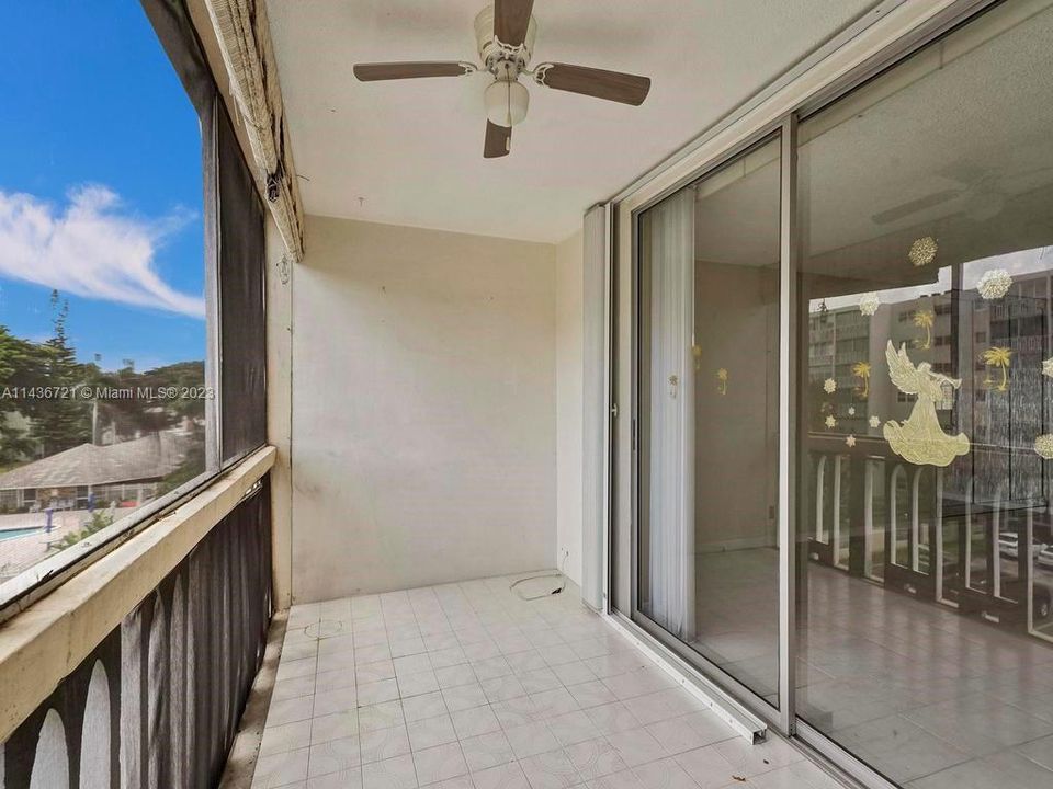 Vendido Recientemente: $235,000 (2 camas, 2 baños, 1092 Pies cuadrados)