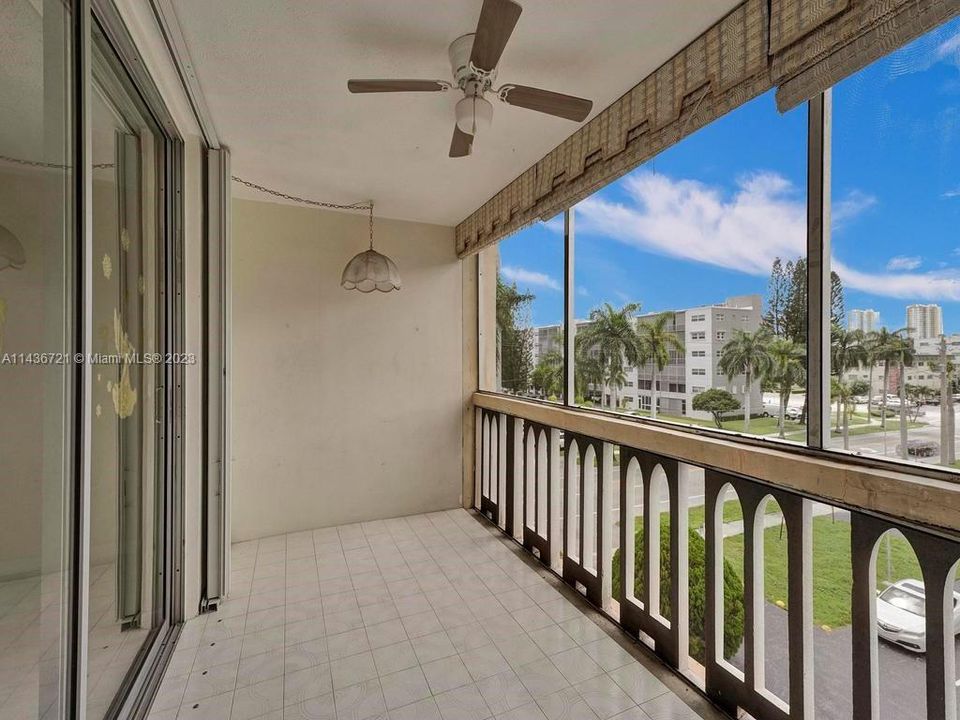 Vendido Recientemente: $235,000 (2 camas, 2 baños, 1092 Pies cuadrados)