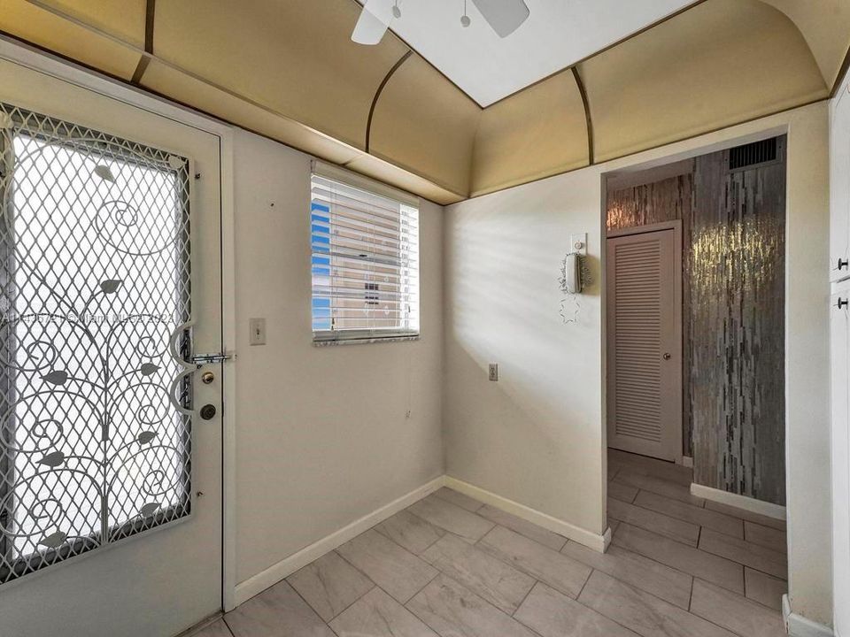 Vendido Recientemente: $235,000 (2 camas, 2 baños, 1092 Pies cuadrados)