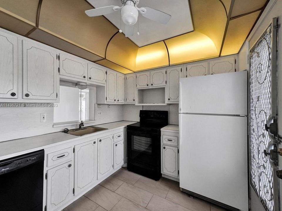 Vendido Recientemente: $235,000 (2 camas, 2 baños, 1092 Pies cuadrados)