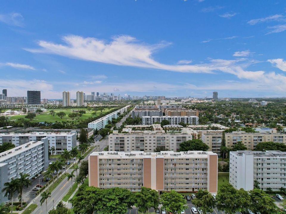 Vendido Recientemente: $235,000 (2 camas, 2 baños, 1092 Pies cuadrados)