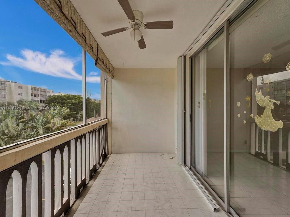 Vendido Recientemente: $235,000 (2 camas, 2 baños, 1092 Pies cuadrados)