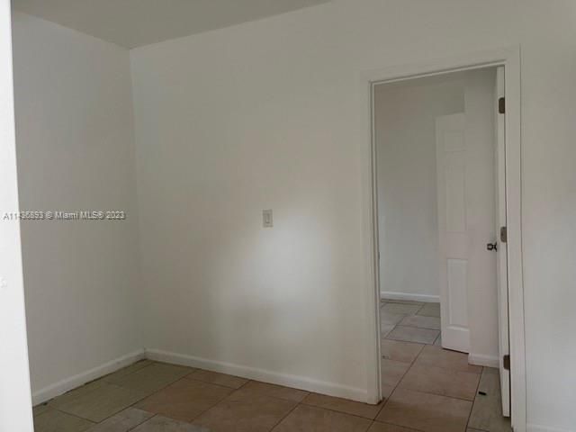 Recently Sold: $460,000 (4 beds, 2 baths, 1426 Square Feet)