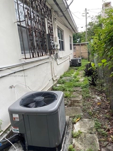 Recently Sold: $460,000 (4 beds, 2 baths, 1426 Square Feet)