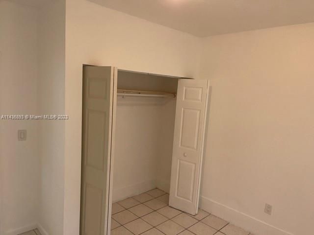 Recently Sold: $460,000 (4 beds, 2 baths, 1426 Square Feet)