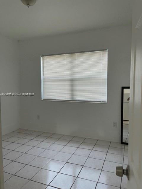 Recently Sold: $460,000 (4 beds, 2 baths, 1426 Square Feet)