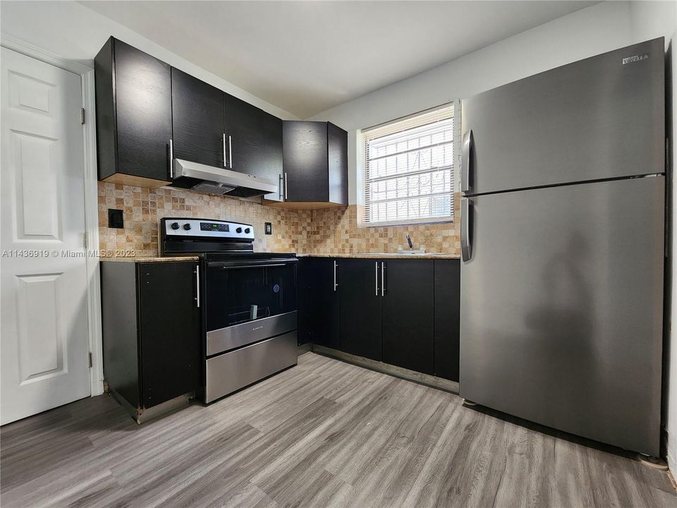 最近租的: $1,500 (1 贝兹, 1 浴室, 800 平方英尺)