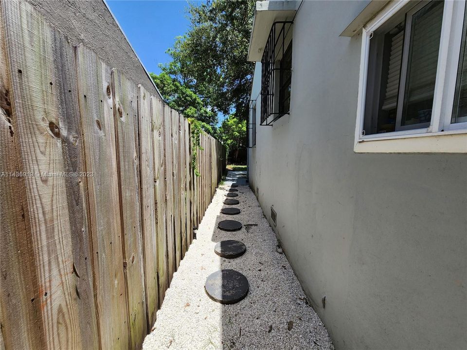 最近租的: $1,500 (1 贝兹, 1 浴室, 800 平方英尺)