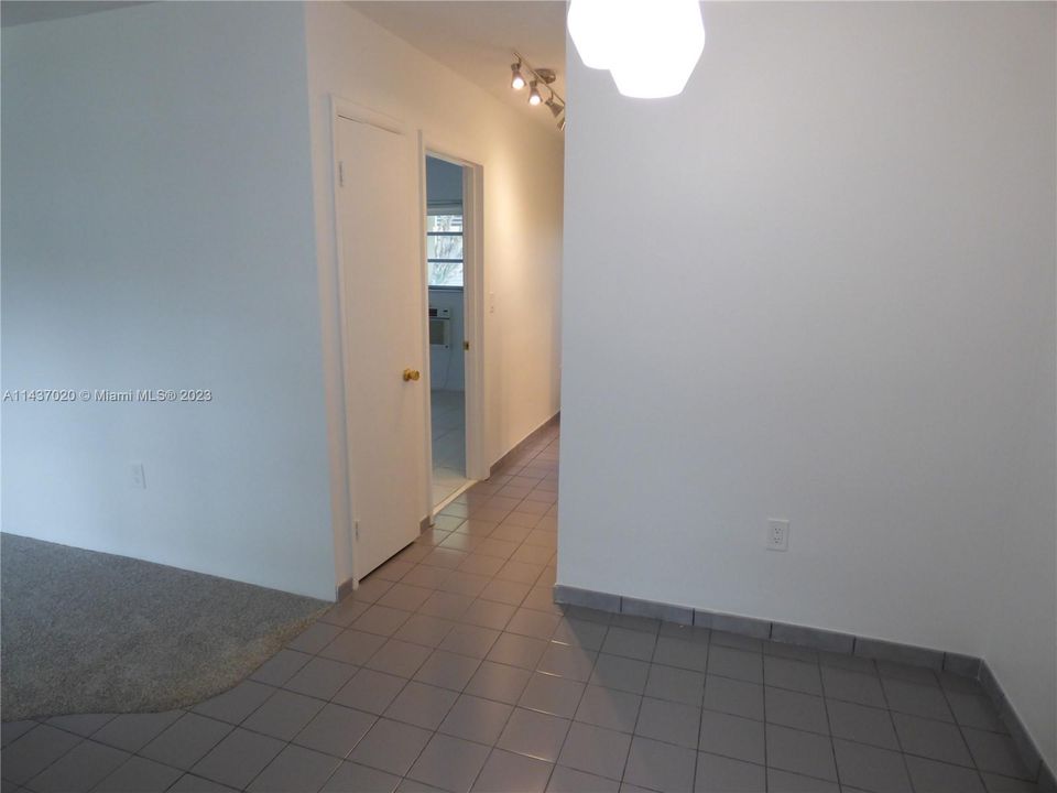 Active With Contract: $63,000 (1 beds, 1 baths, 688 Square Feet)