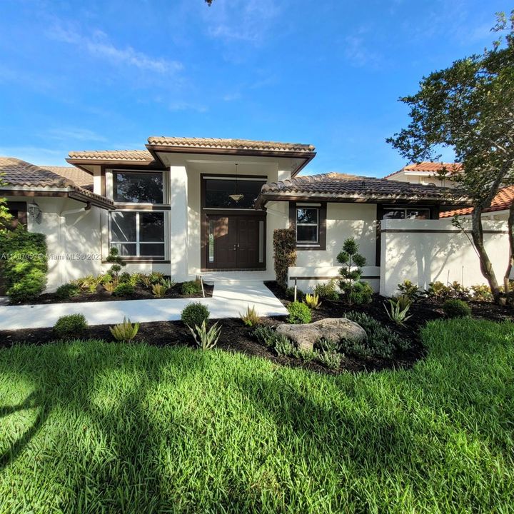 Недавно продано: $839,000 (4 спален, 2 ванн, 2461 Квадратных фут)