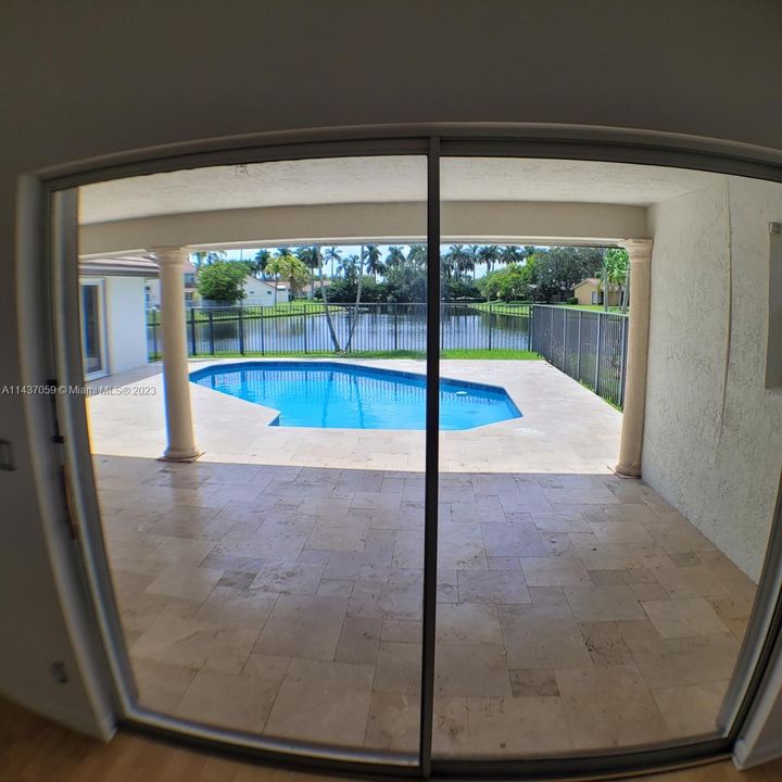 Недавно продано: $839,000 (4 спален, 2 ванн, 2461 Квадратных фут)