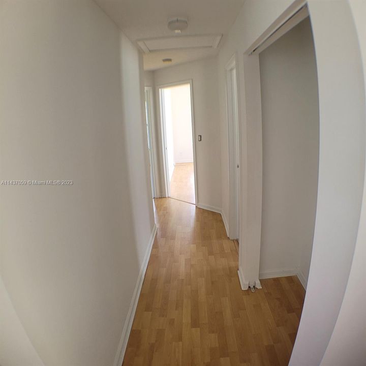 Недавно продано: $839,000 (4 спален, 2 ванн, 2461 Квадратных фут)