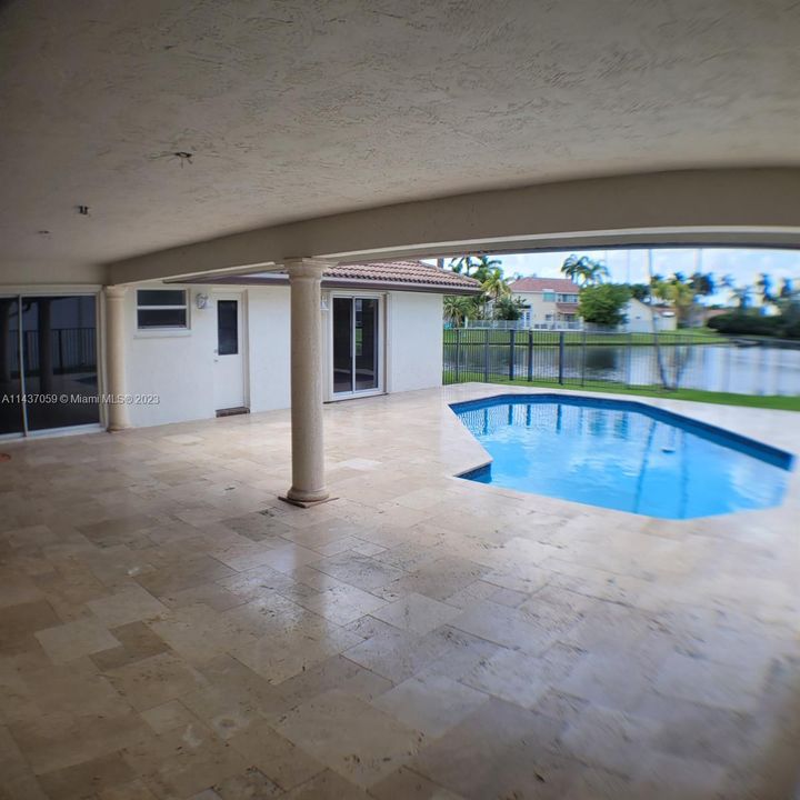 Недавно продано: $839,000 (4 спален, 2 ванн, 2461 Квадратных фут)