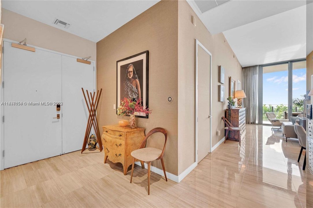 Recently Rented: $20,000 (3 beds, 2 baths, 1954 Square Feet)