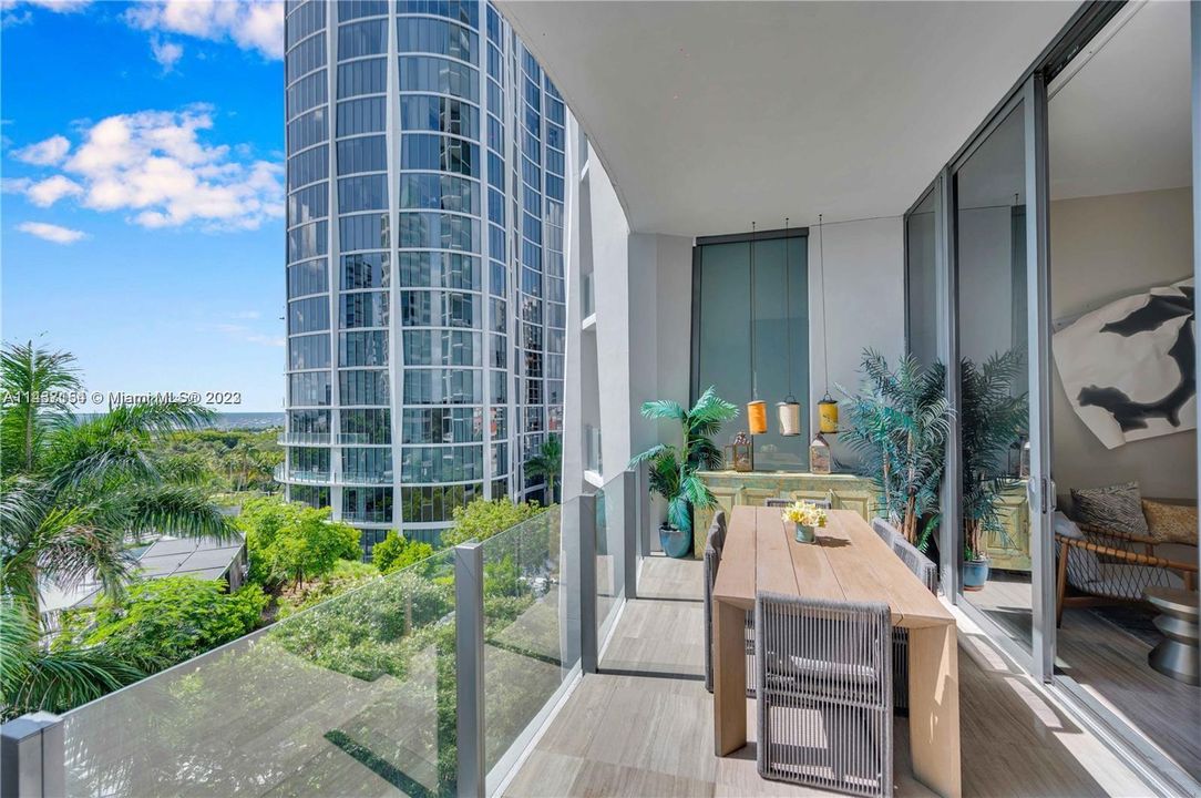 Recently Rented: $20,000 (3 beds, 2 baths, 1954 Square Feet)