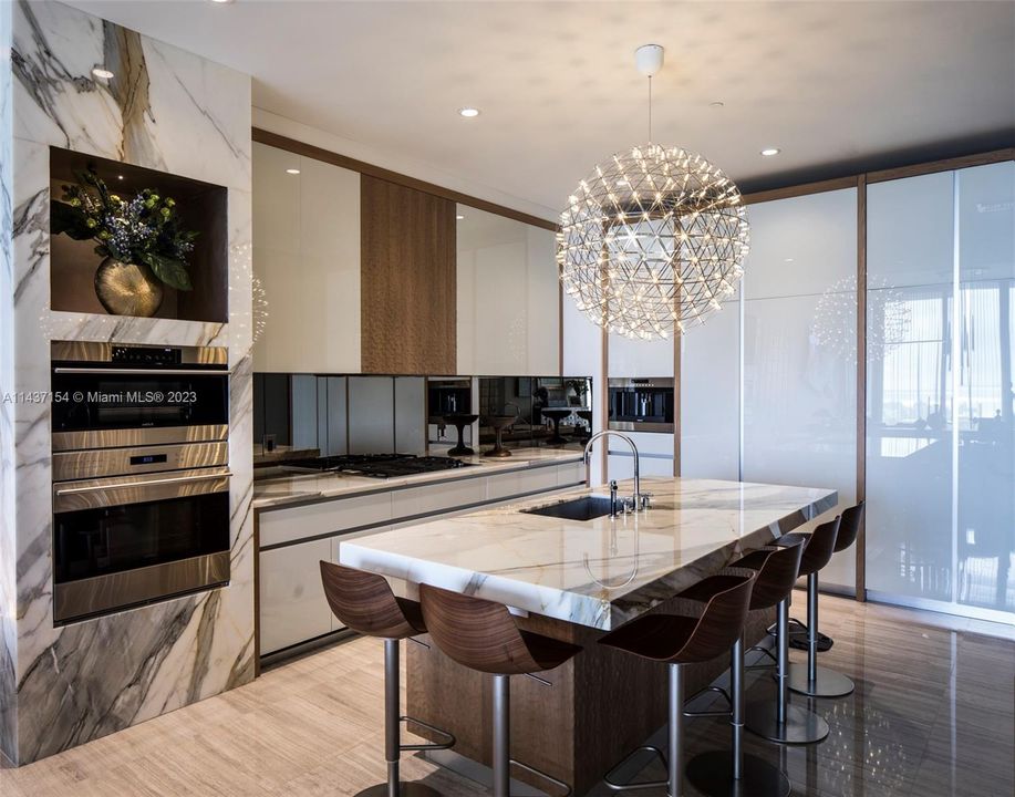 Recently Rented: $20,000 (3 beds, 2 baths, 1954 Square Feet)