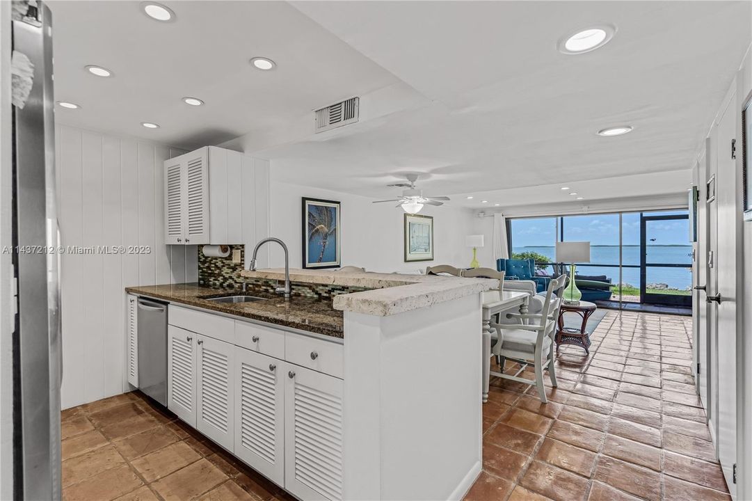 Recently Sold: $1,199,000 (2 beds, 1 baths, 1056 Square Feet)