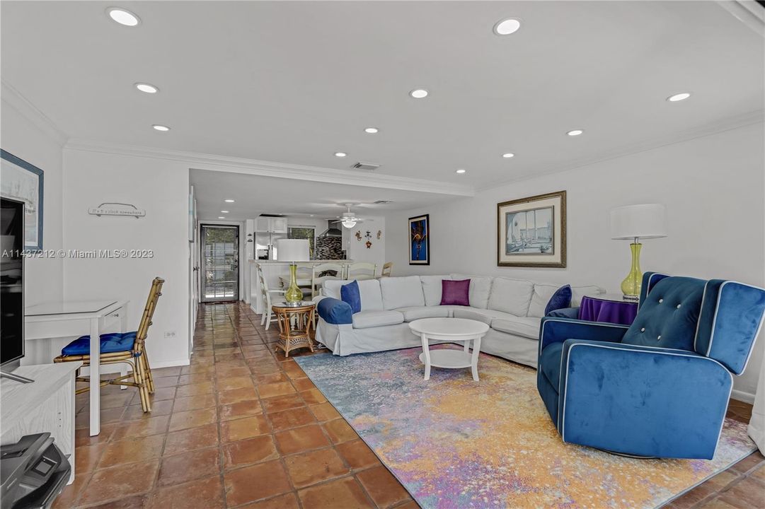 Recently Sold: $1,199,000 (2 beds, 1 baths, 1056 Square Feet)