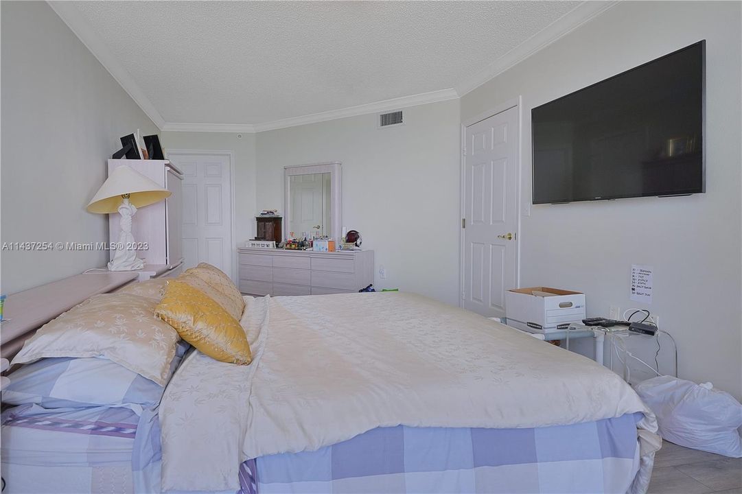 Vendido Recientemente: $900,000 (2 camas, 2 baños, 1220 Pies cuadrados)