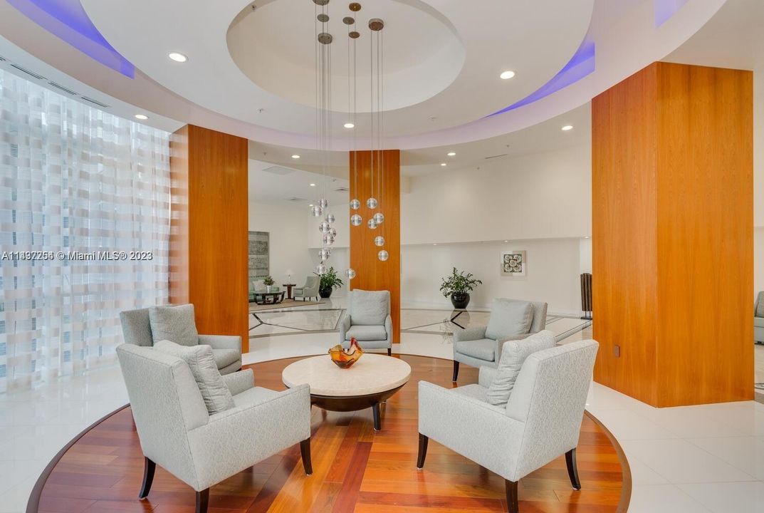 Vendido Recientemente: $900,000 (2 camas, 2 baños, 1220 Pies cuadrados)