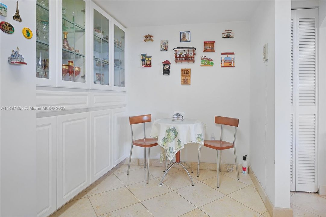 Vendido Recientemente: $900,000 (2 camas, 2 baños, 1220 Pies cuadrados)